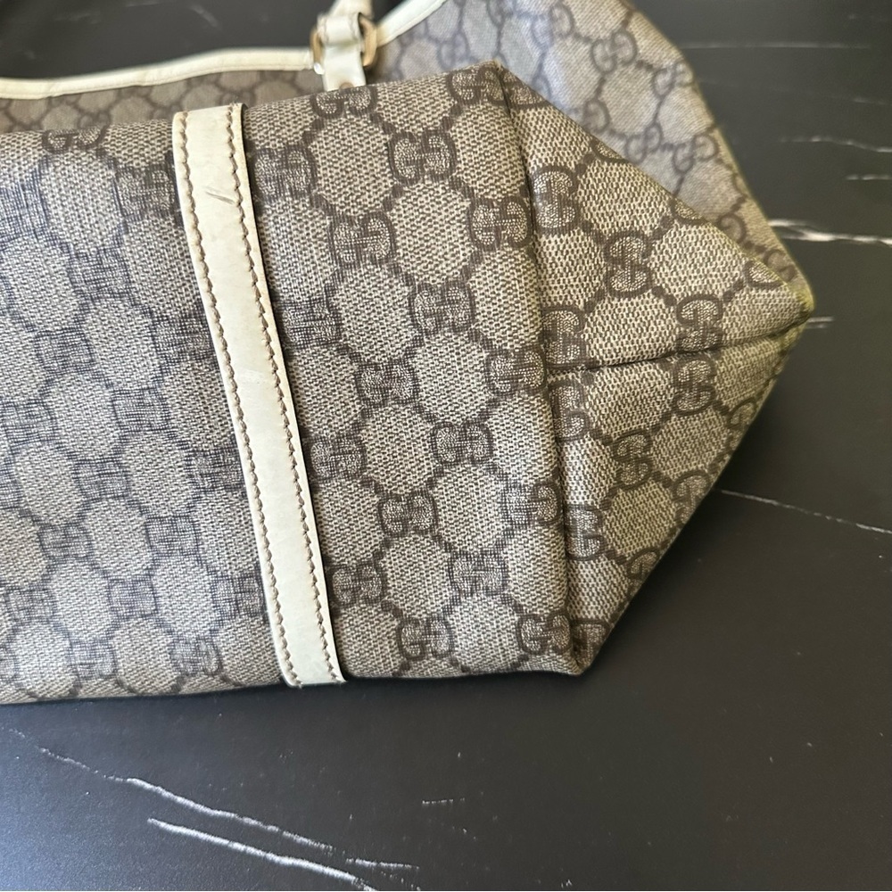 🧡GUARANTEED AUTHENTIC GUCCI GG SUPREME MEDIUM JOY TOTE🧡 - Picture 4 of 16